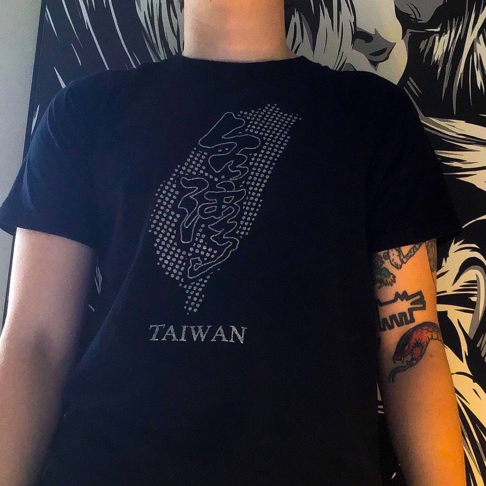 Vintage Bedazzled Taiwan 🇹🇼 T-Shirt!